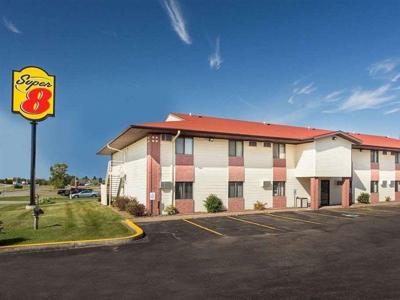 Motel Super 8 by Wyndham Eau Claire I-94 Extérieur photo