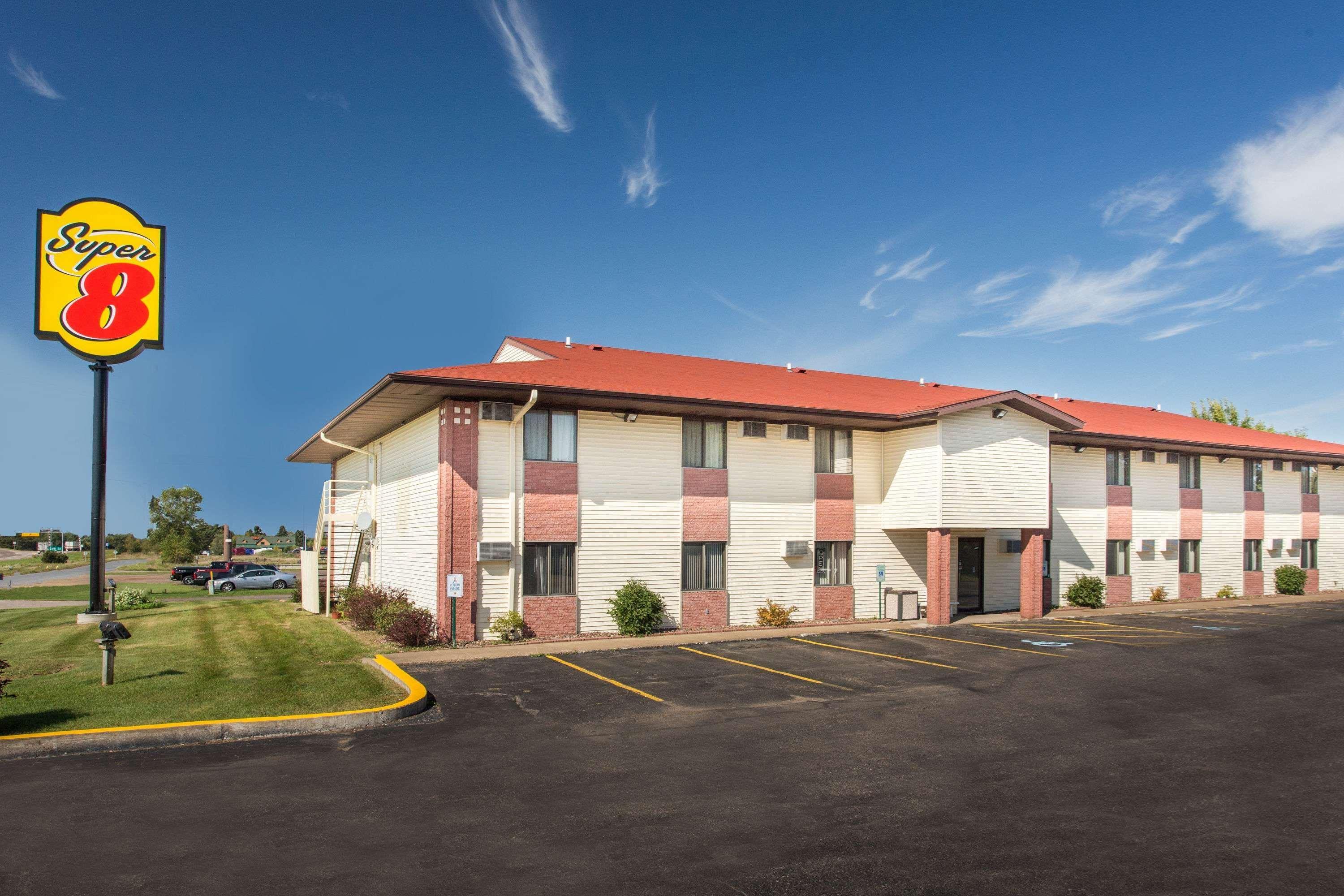 Motel Super 8 by Wyndham Eau Claire I-94 Extérieur photo
