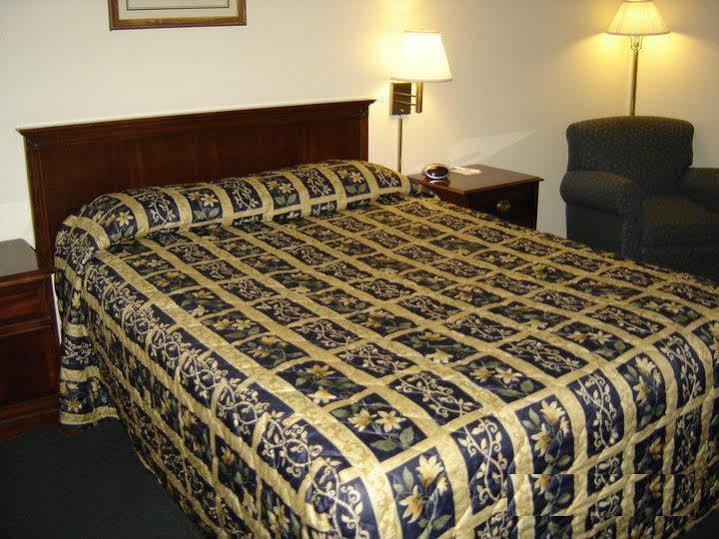 Motel Super 8 by Wyndham Eau Claire I-94 Extérieur photo