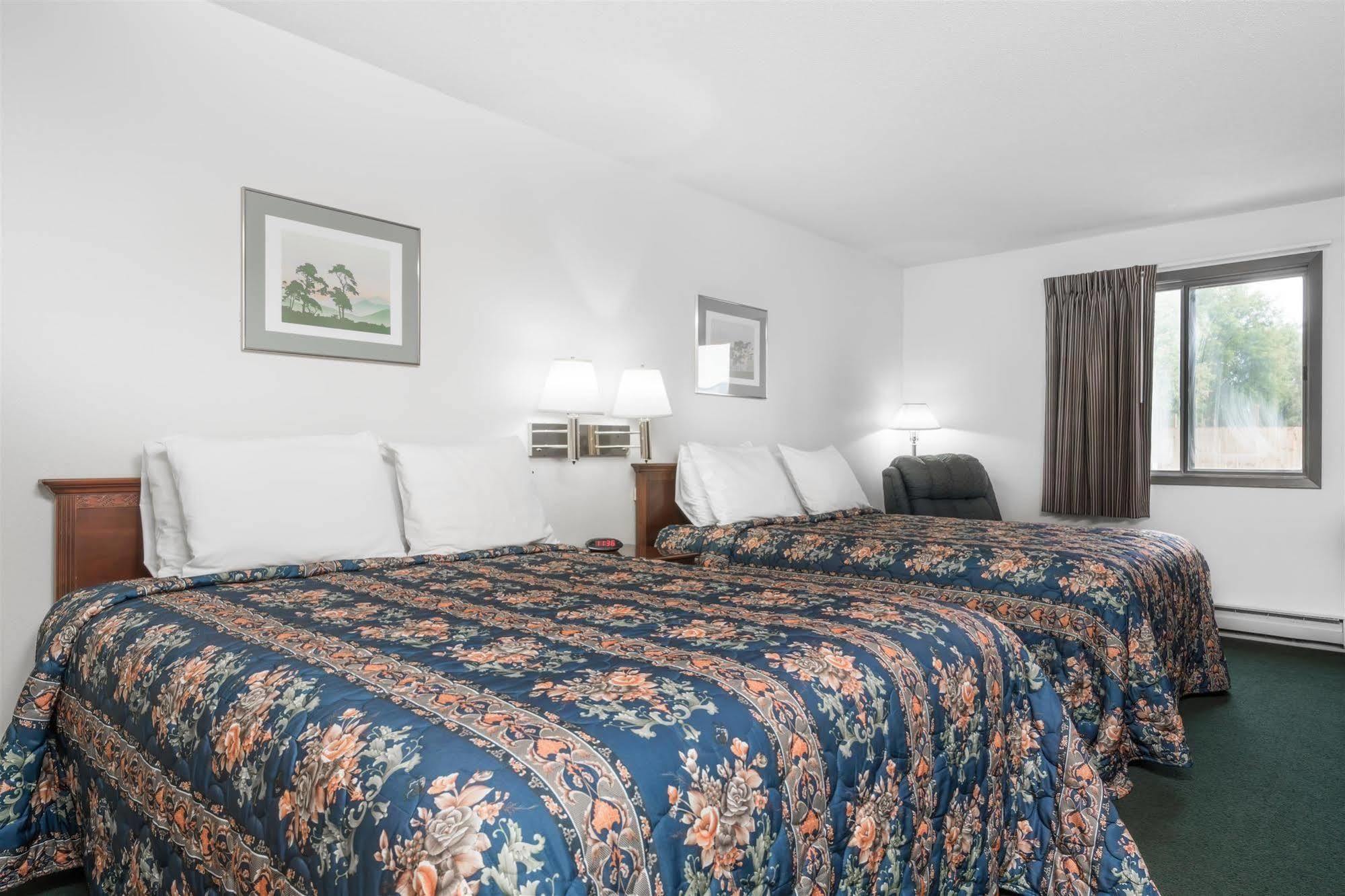 Motel Super 8 by Wyndham Eau Claire I-94 Extérieur photo